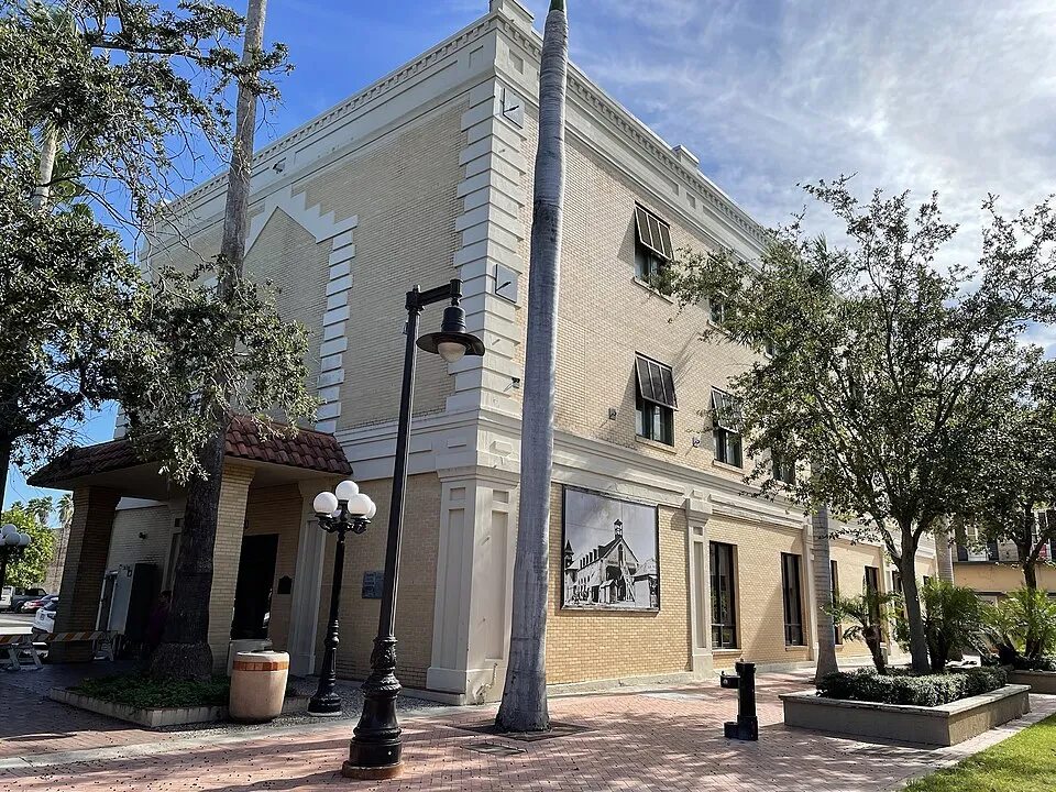 Brownsville, Texas: City of Brownsville, Texas - Tapiz Building
