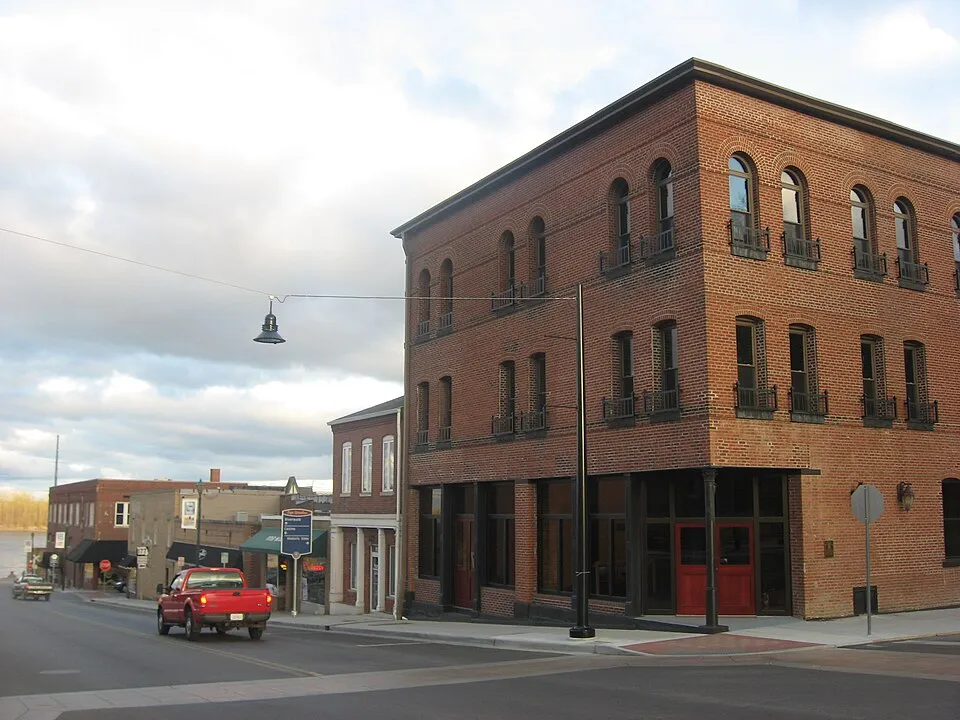 Cape Girardeau, Missouri: Broadway at Main in Cape Girardeau