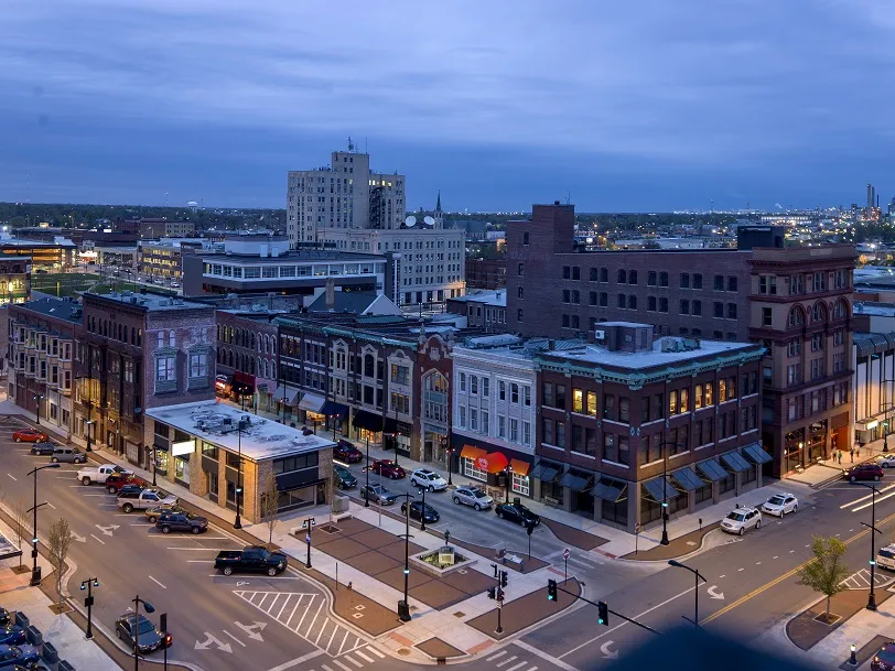 Decatur, Illinois: Downtown-MerchantRsz