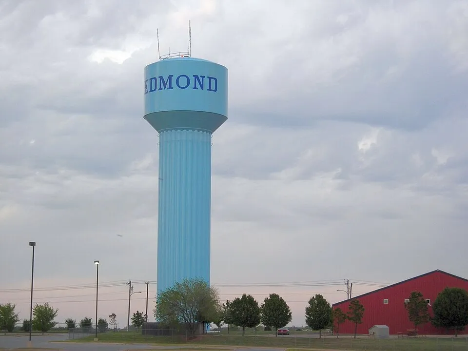 Edmond, Oklahoma: Water tower in Edmond, Oklahoma