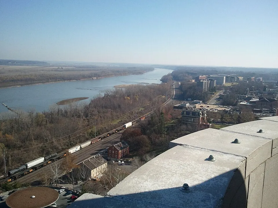 Jefferson City, Missouri: North-looking view from the Jefferson City Missouri state capital rotunda.