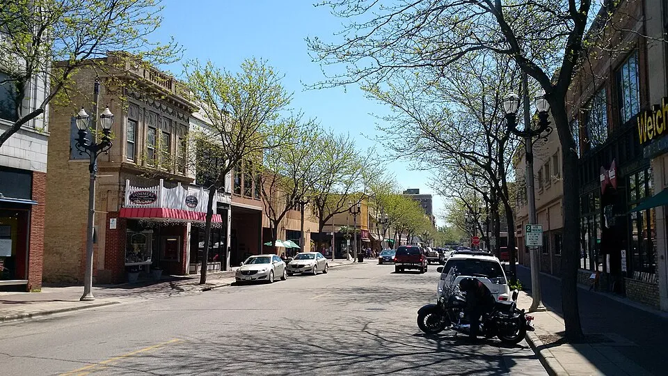 Kenosha, Wisconsin: South on 6th Ave. from 56th St., Kenosha, WI
