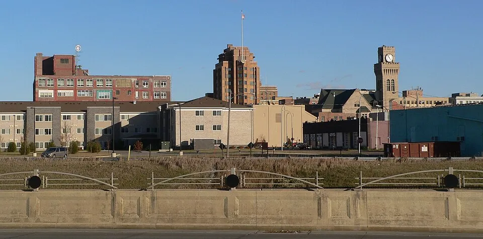 Sioux City, Iowa: Woodbury County Courthouse setting from WNW 1
